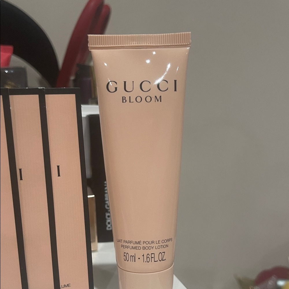 8 item bundle Gucci Beauty Collection with Pink Bag - Picture 4 of 4